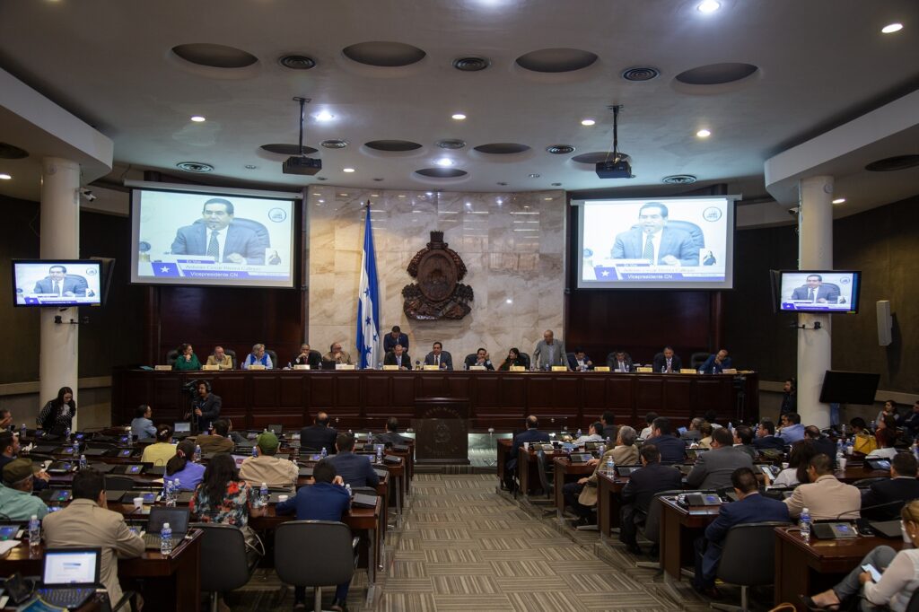 Las autoridades del Legislativo, sostienen que las subvenciones son una facultad constitucional y legal que no tiene nada que ver con corrupción. | Foto: Contracorriente.